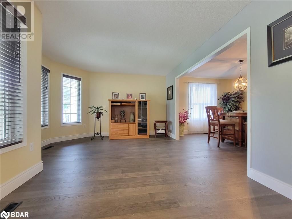 92 SUNDEW DRIVE Image 21