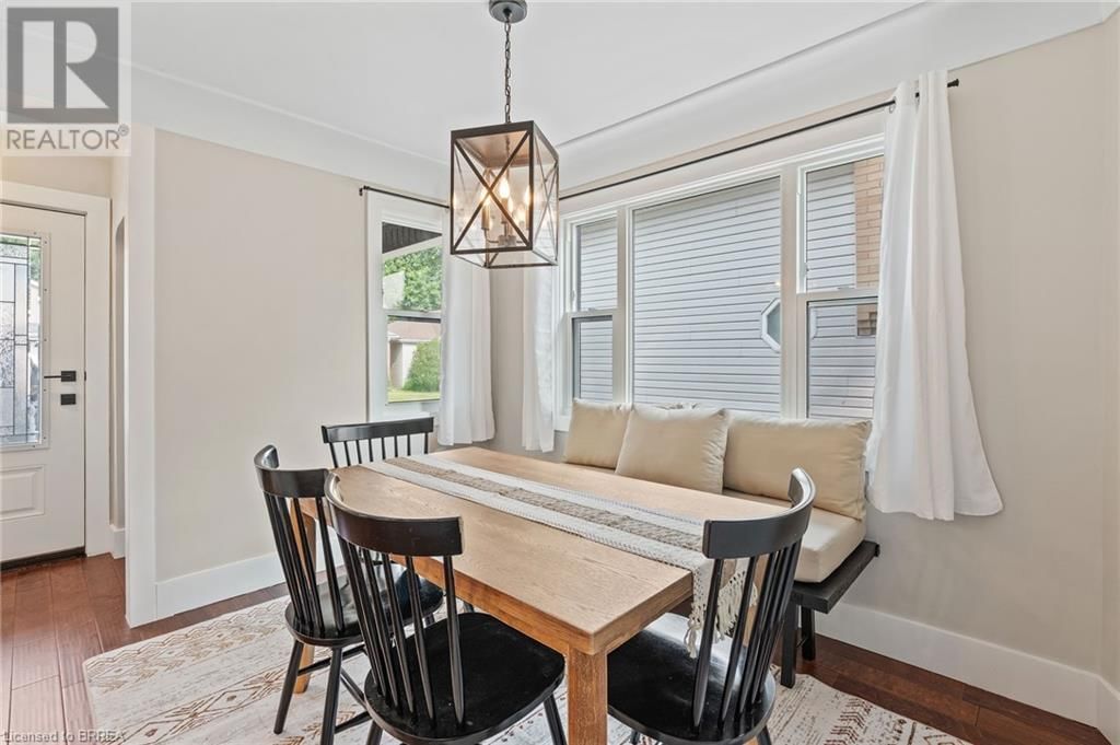 7 ESTHER STREET Image 11