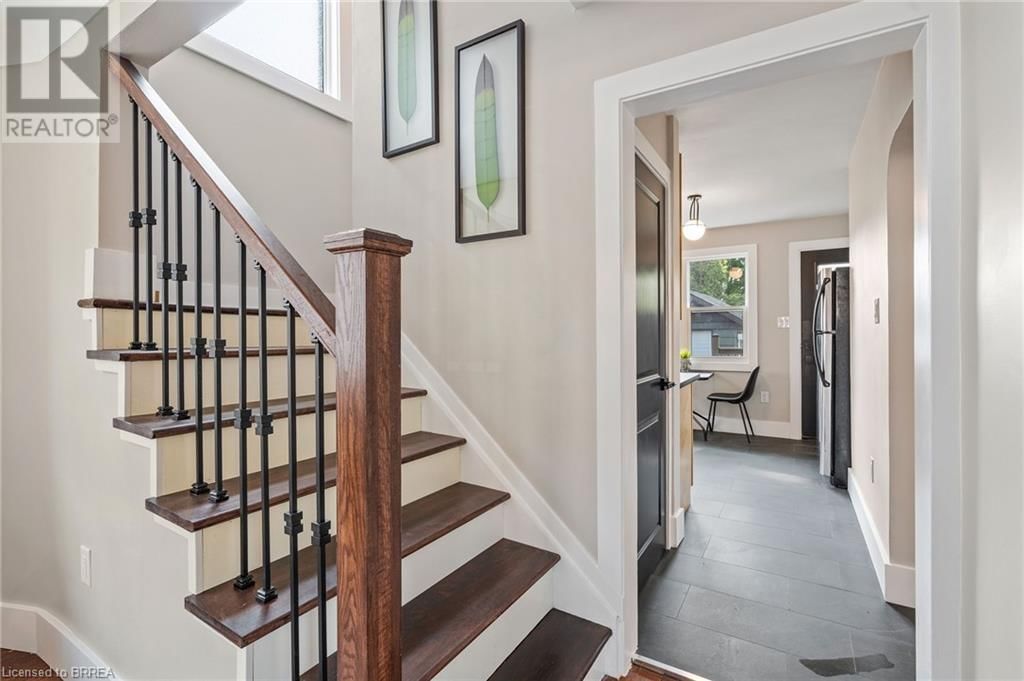7 ESTHER STREET Image 15