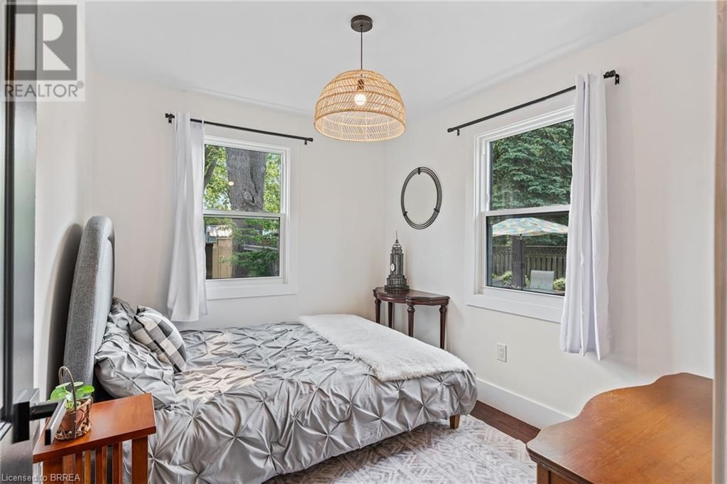 7 ESTHER STREET Image 18