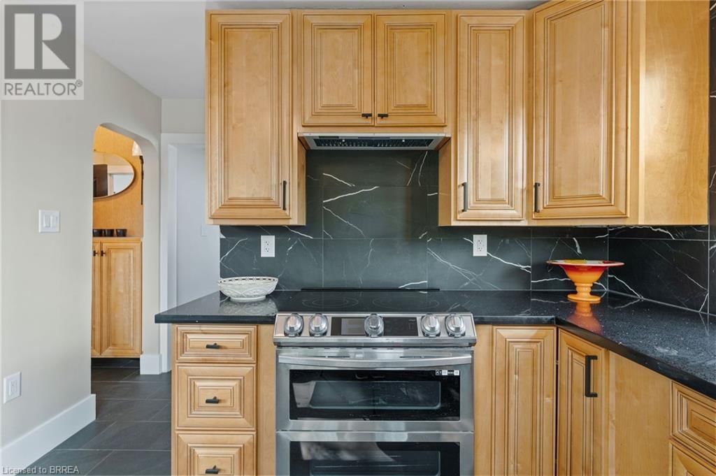 7 ESTHER STREET Image 23