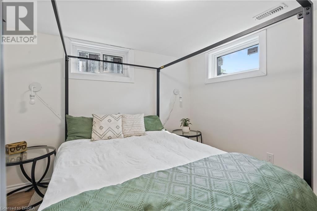 7 ESTHER STREET Image 38