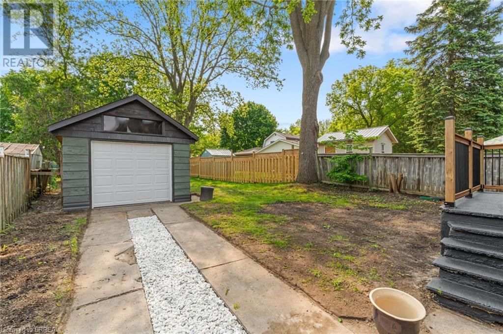 7 ESTHER STREET Image 45