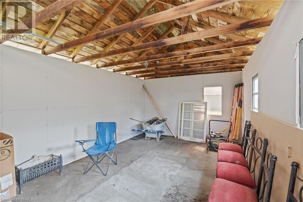 7 ESTHER STREET Image 49