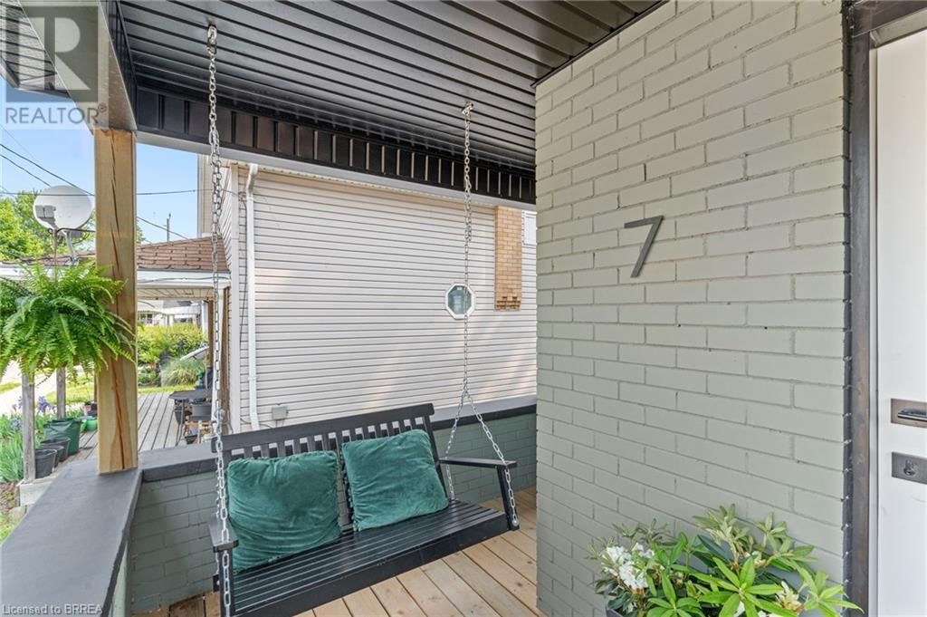 7 ESTHER STREET Image 5