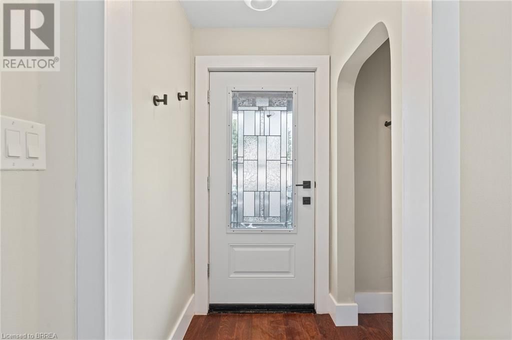 7 ESTHER STREET Image 6