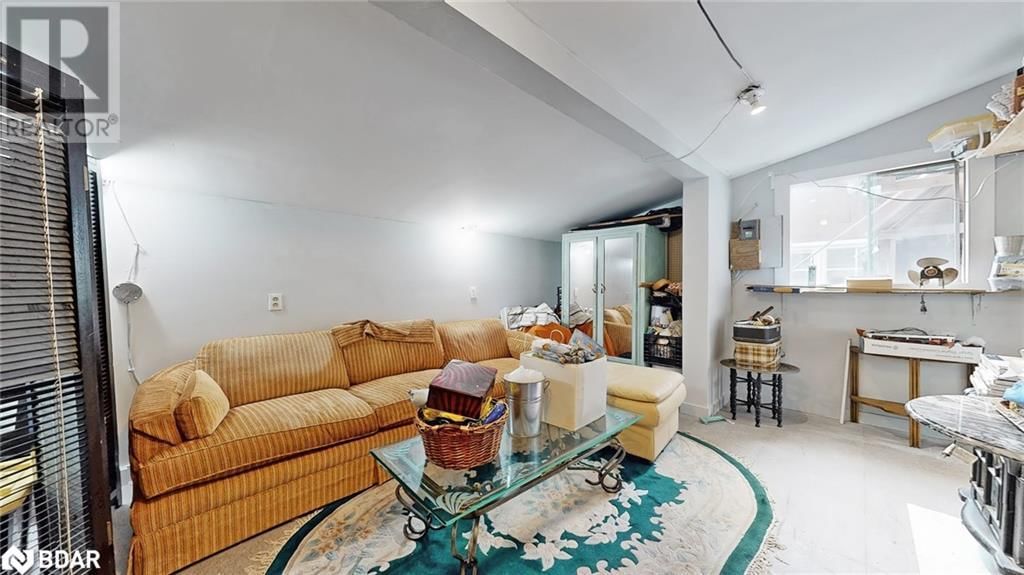 2808 GELERT ROAD Image 20