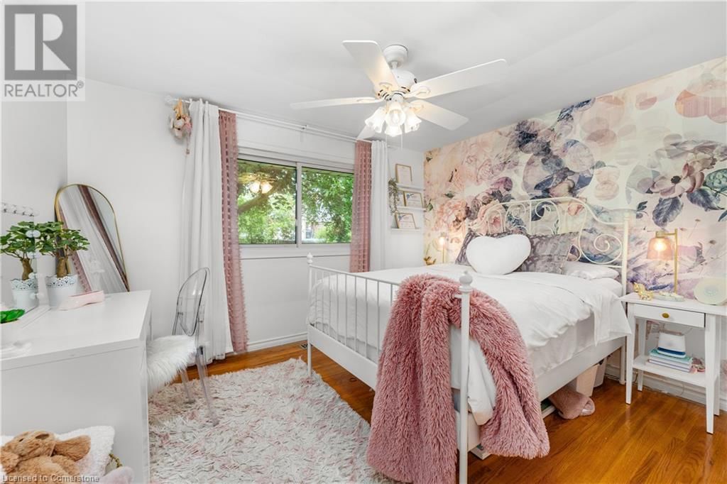 25 BEDFORD PARK Image 10