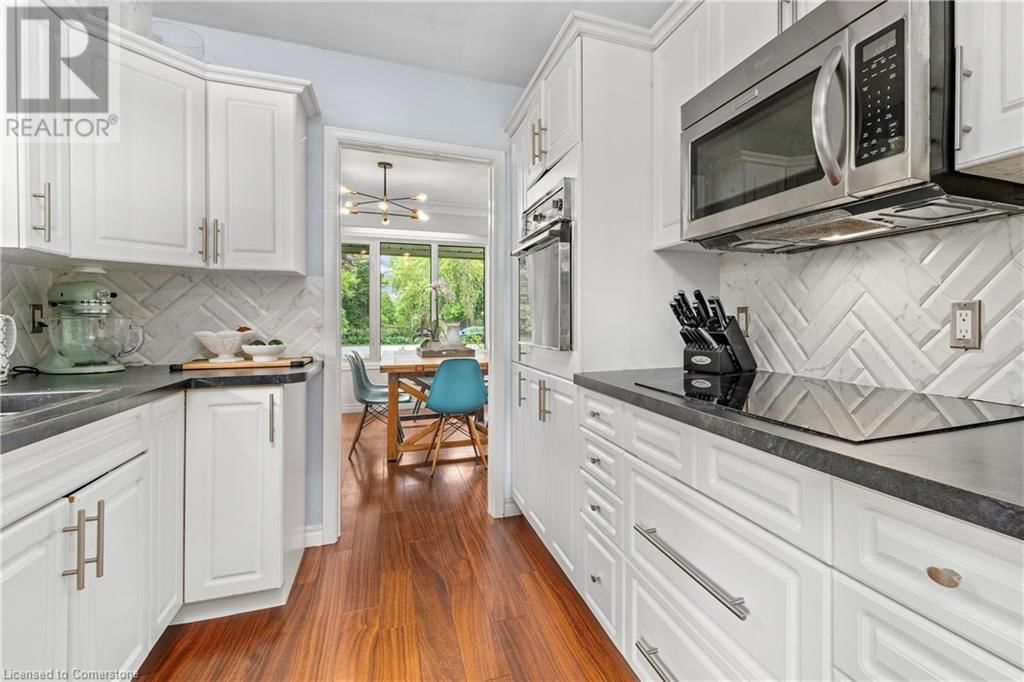 25 BEDFORD PARK Image 16