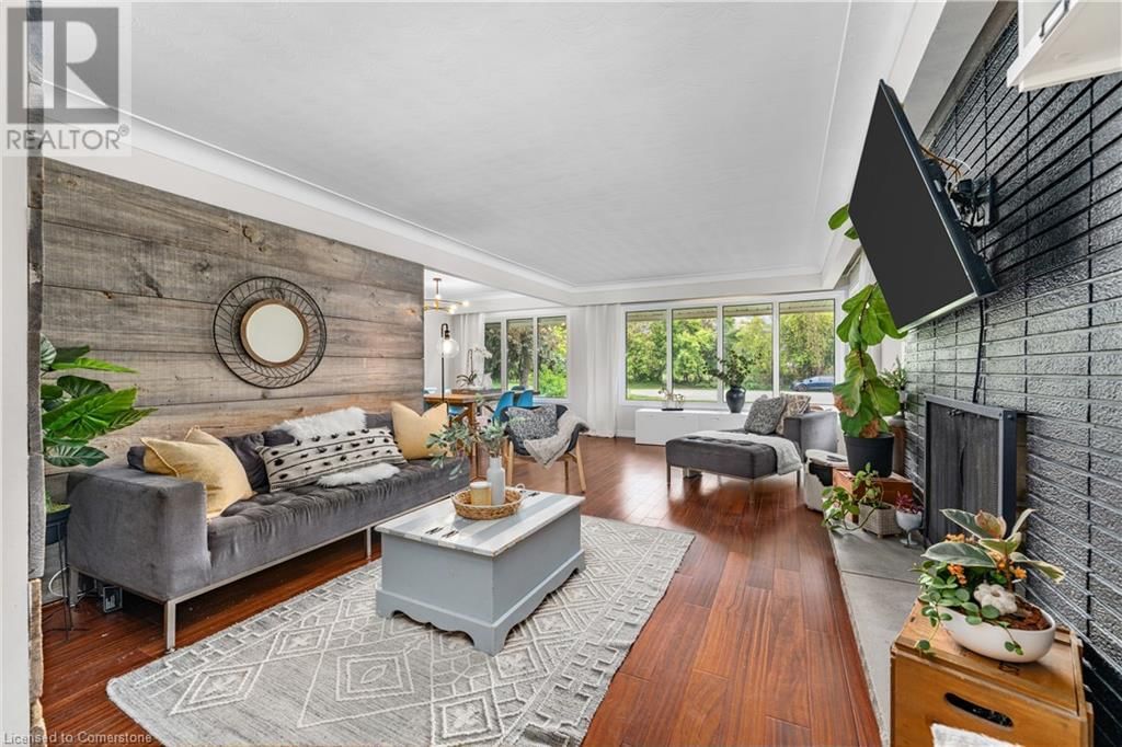 25 BEDFORD PARK Image 5