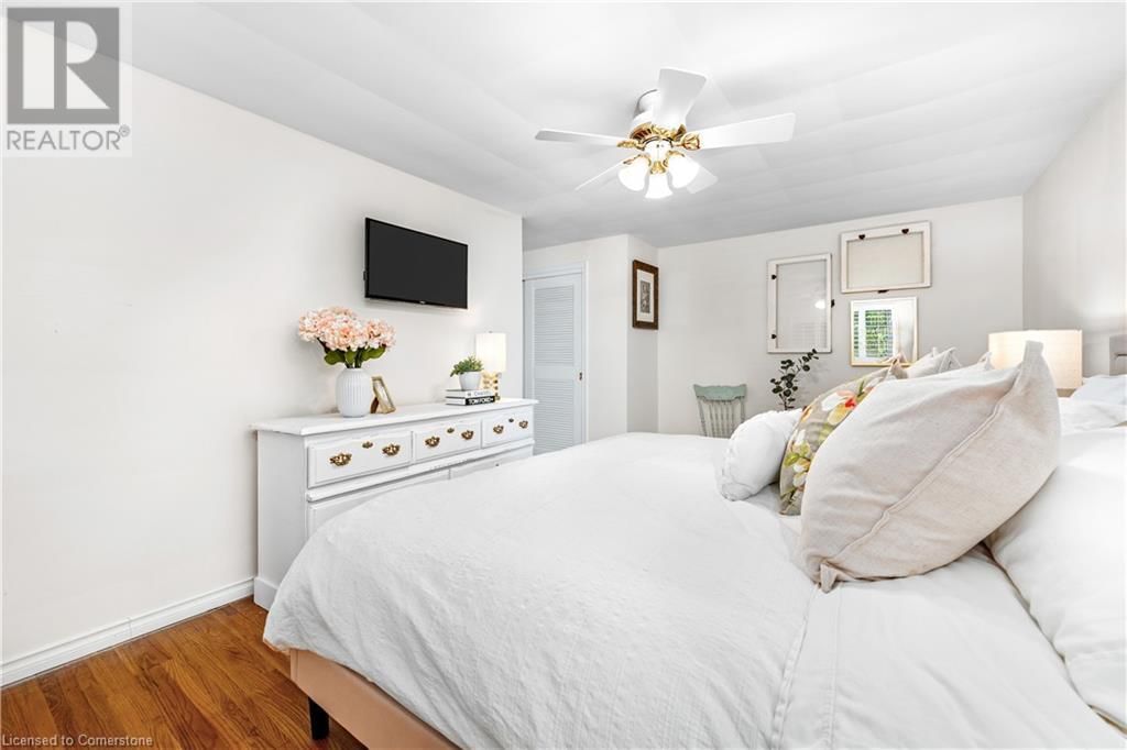 25 BEDFORD PARK Image 8