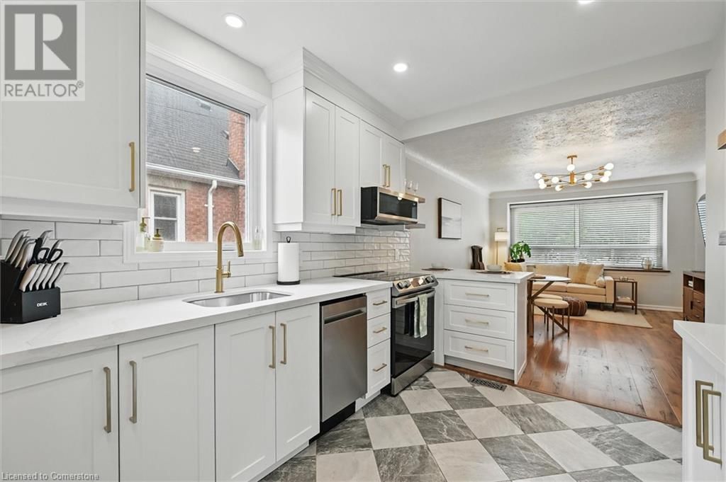105 WEIR STREET SOUTH Image 10