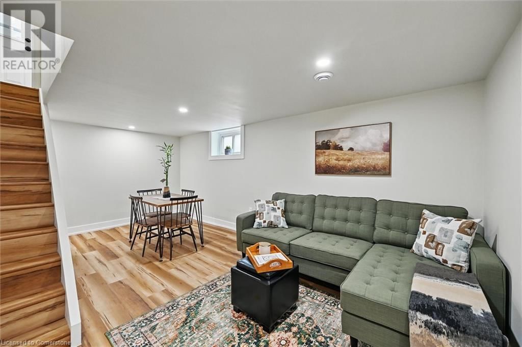 105 WEIR STREET SOUTH Image 19