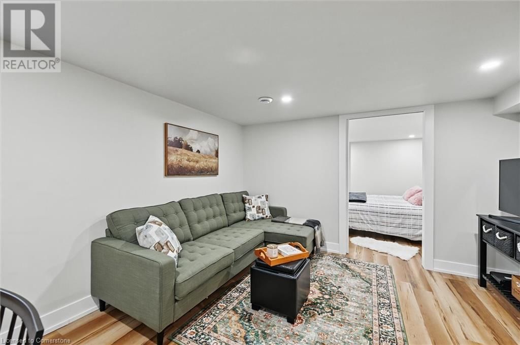 105 WEIR STREET SOUTH Image 20