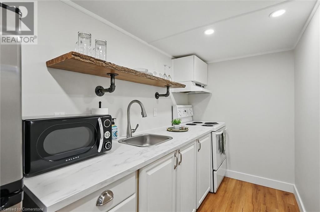 105 WEIR STREET SOUTH Image 23