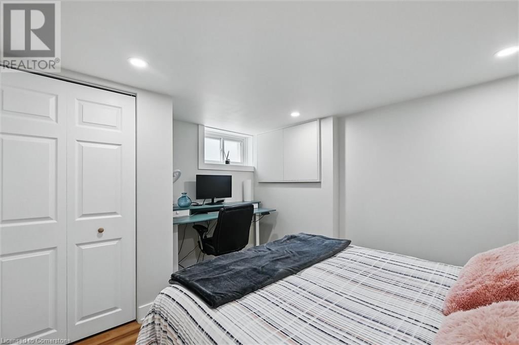 105 WEIR STREET SOUTH Image 25