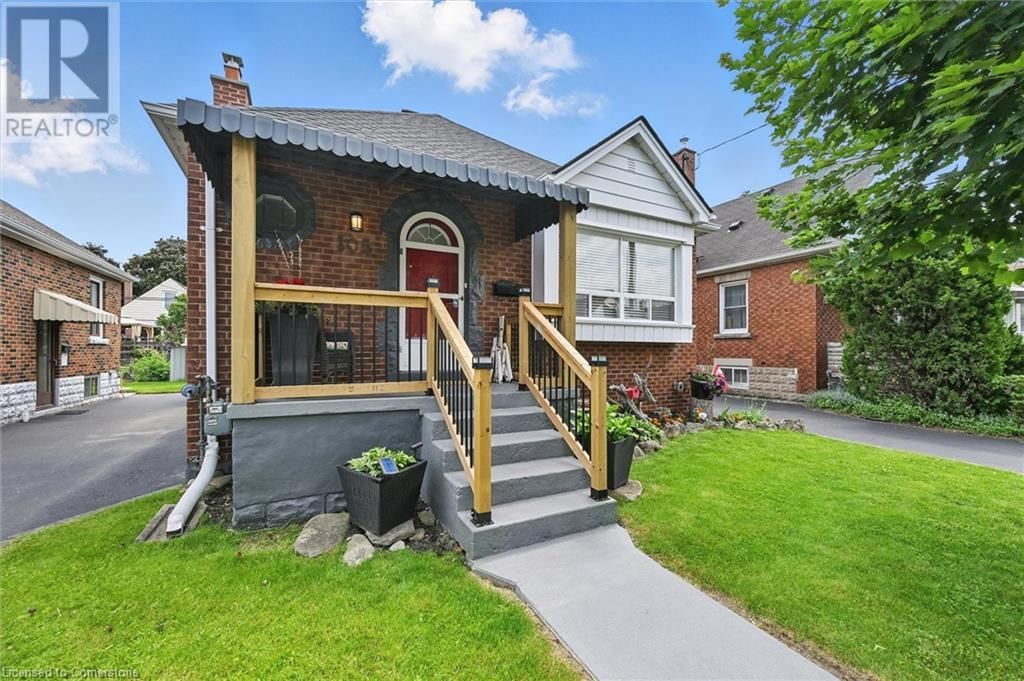 105 WEIR STREET SOUTH Image 3