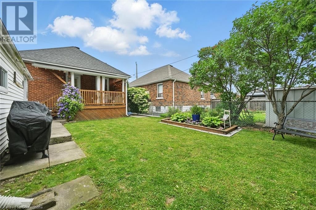 105 WEIR STREET SOUTH Image 32