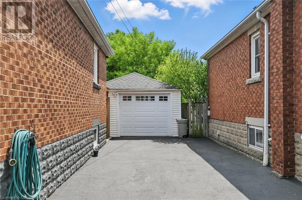 105 WEIR STREET SOUTH Image 36