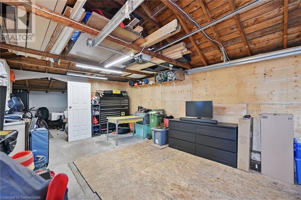 105 WEIR STREET SOUTH Image 37