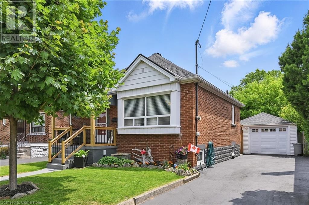 105 WEIR STREET SOUTH Image 4