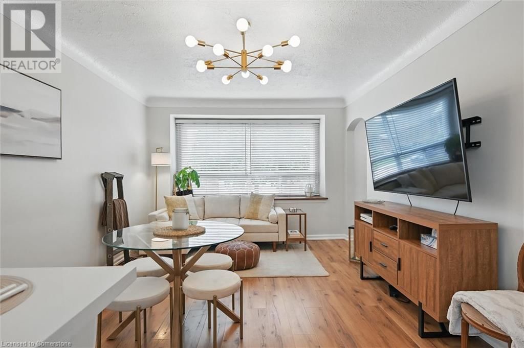 105 WEIR STREET SOUTH Image 6