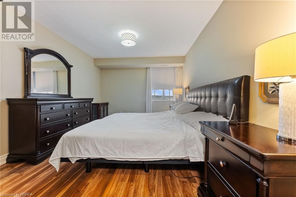 1605 - 301 FRANCES AVENUE Image 21