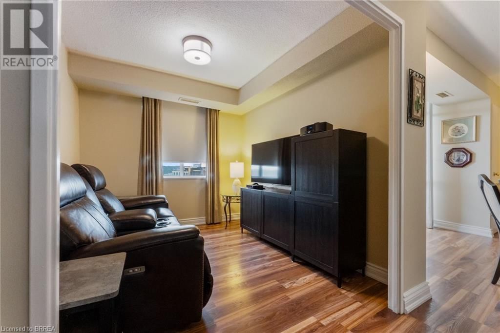 1605 - 301 FRANCES AVENUE Image 7