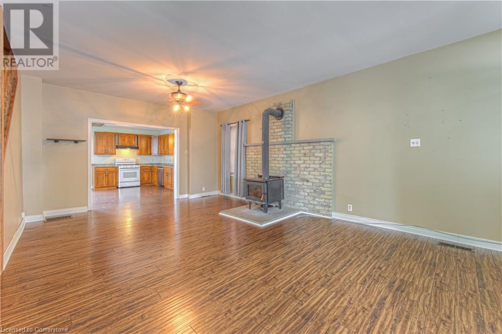 33 MCGIVERN STREET Image 18