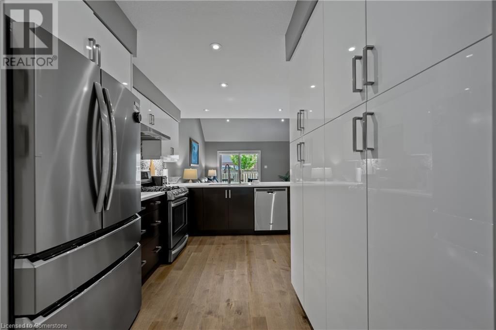 32 WESTMINISTER CRESCENT Image 17