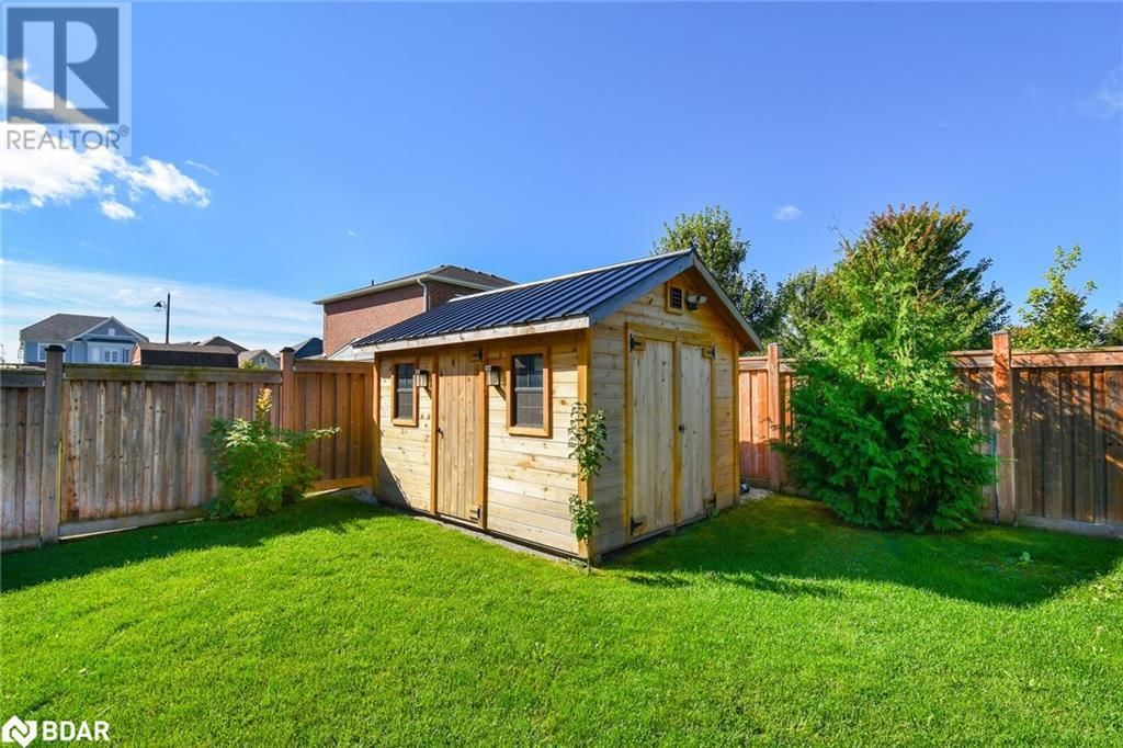 452 GREENWOOD DRIVE Image 13