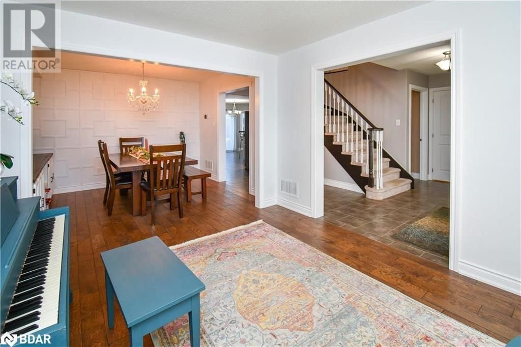 452 GREENWOOD DRIVE Image 19