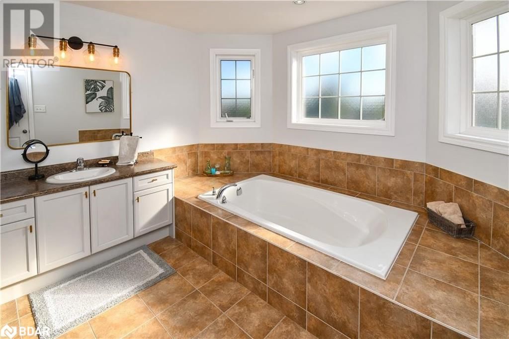 452 GREENWOOD DRIVE Image 34