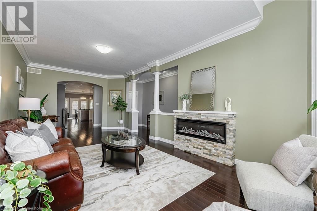 5 - 19 SIMMONDS DRIVE Image 8