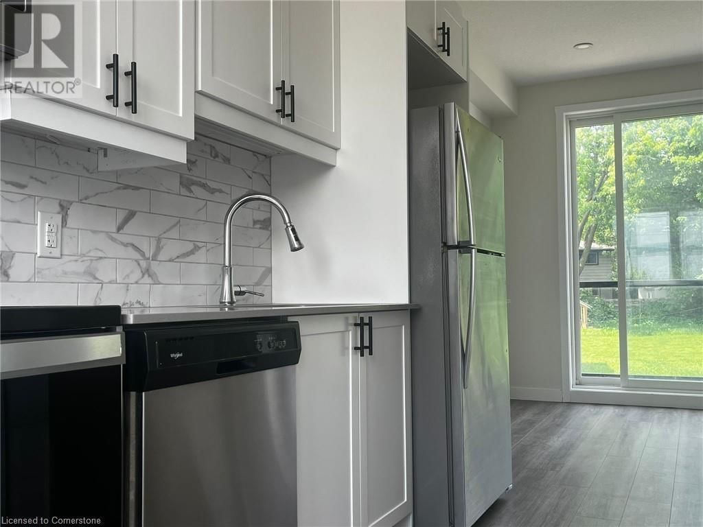 D - 650 VICTORIA STREET SOUTH Image 1