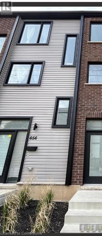 D - 650 VICTORIA STREET SOUTH Image 6