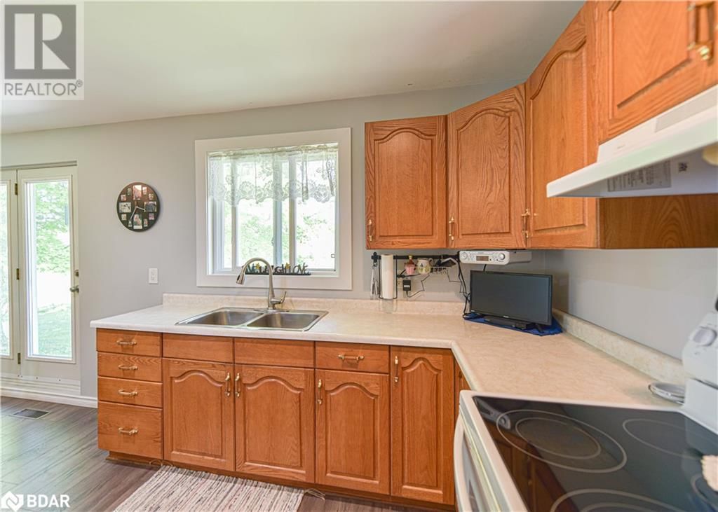1579 WAINMAN LINE Image 32