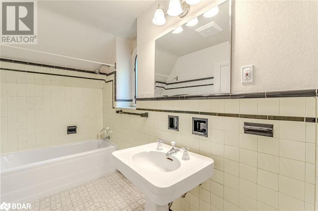 60 HIGH STREET Image 14