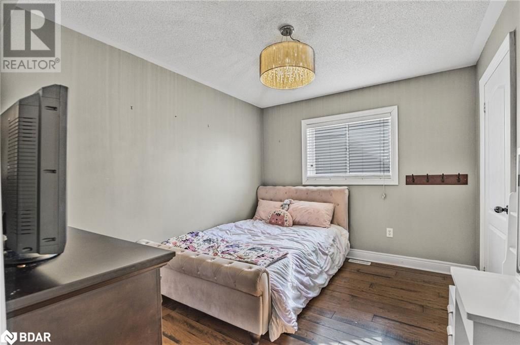 25 REGALIA WAY Image 18