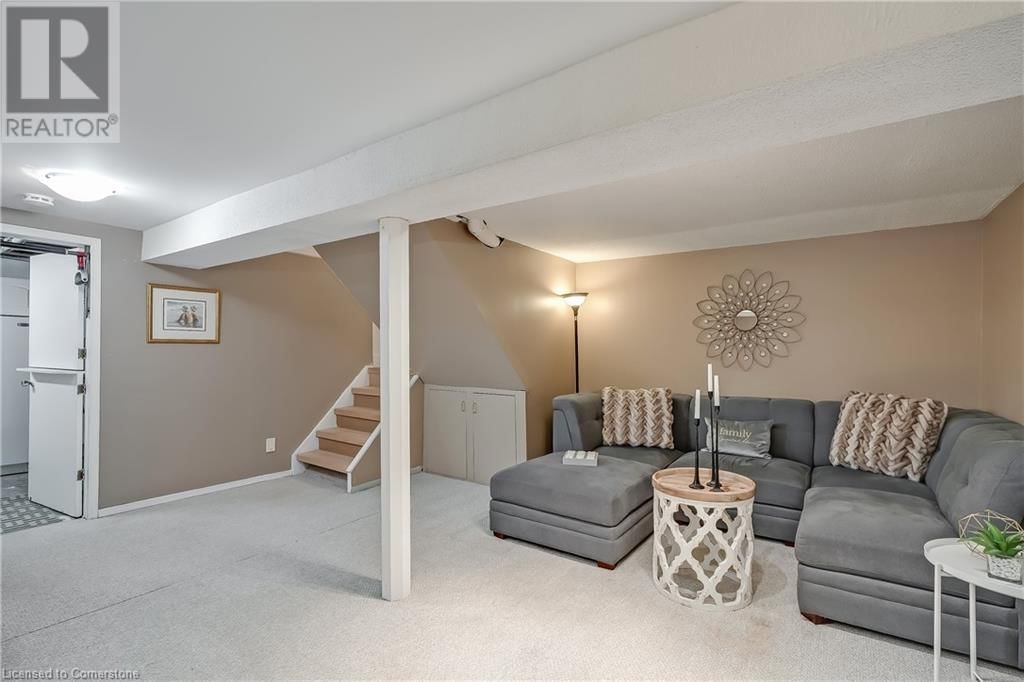 1519 NEWLANDS CRESCENT Image 22