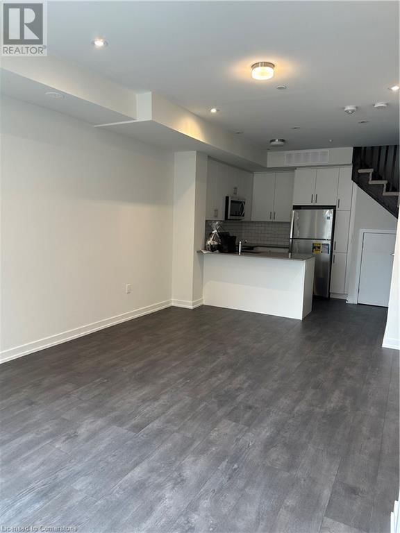 18 - 3550 COLONIAL DRIVE EAST Image 3