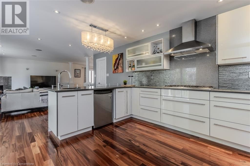 2382 EMERSON DRIVE Image 15