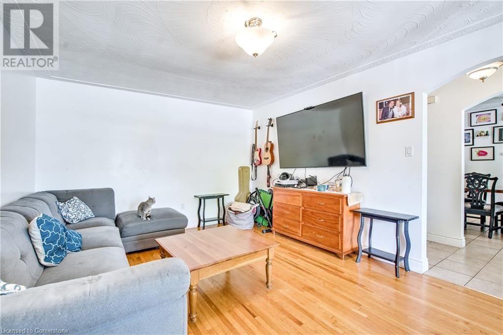 70 GOLFWOOD DRIVE Image 10