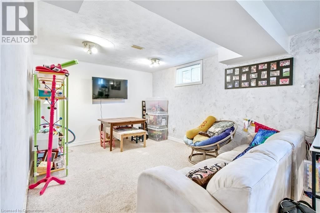 70 GOLFWOOD DRIVE Image 25