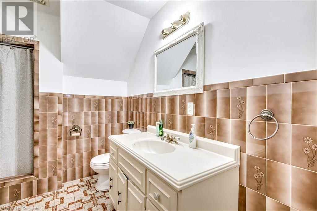 70 GOLFWOOD DRIVE Image 31