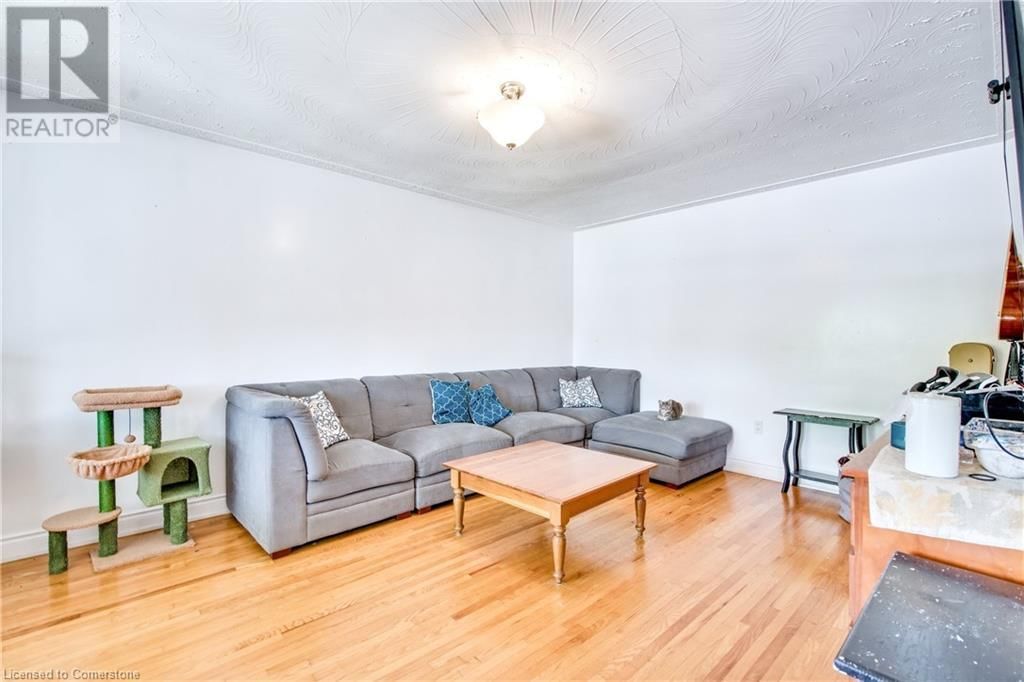 70 GOLFWOOD DRIVE Image 8