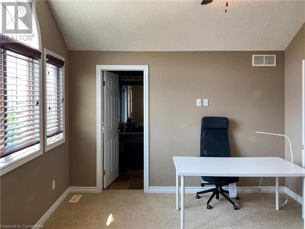 180 HUCK CRESCENT Image 14