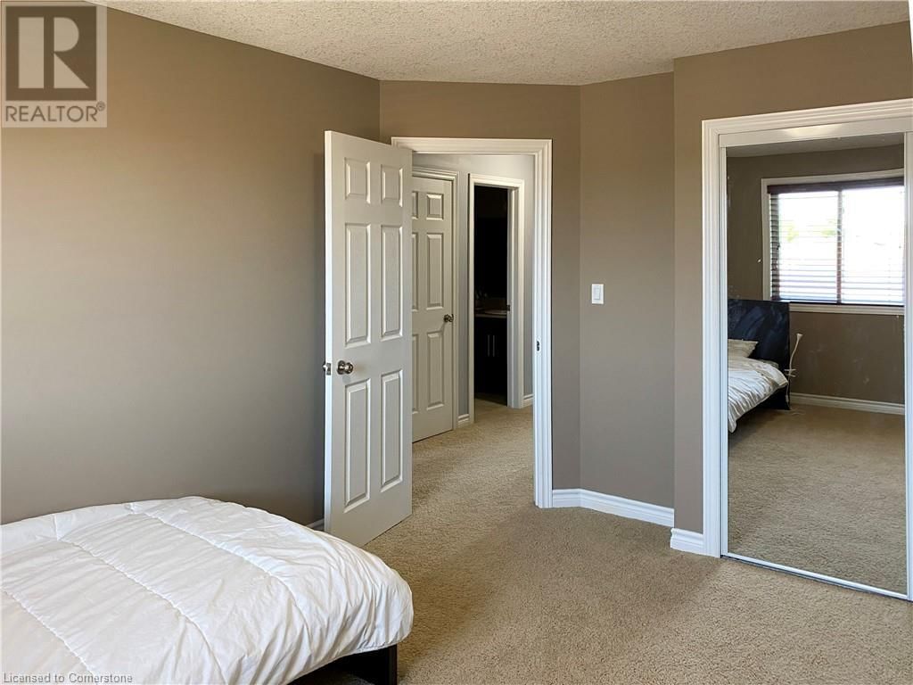 180 HUCK CRESCENT Image 21