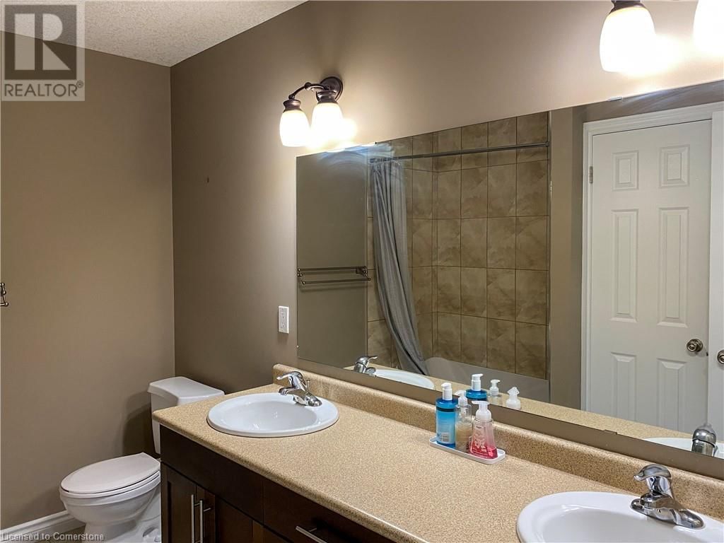 180 HUCK CRESCENT Image 22