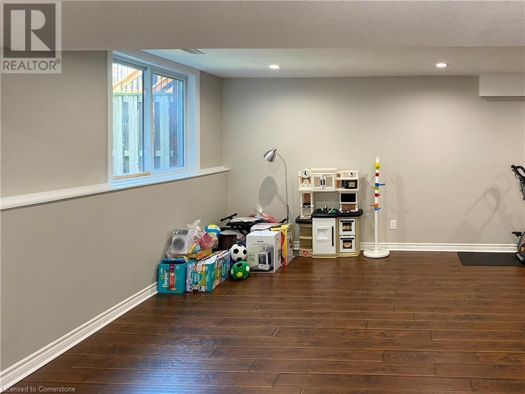 180 HUCK CRESCENT Image 27